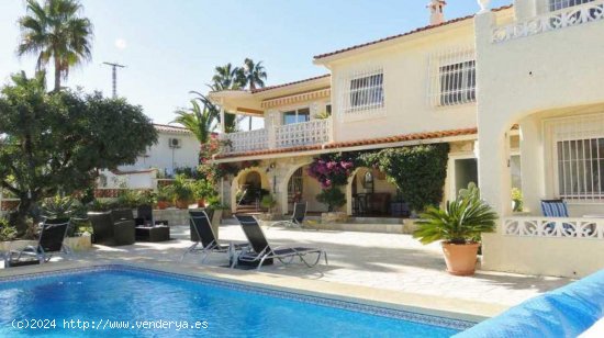 Villa en venta en La Nucia (Alicante)