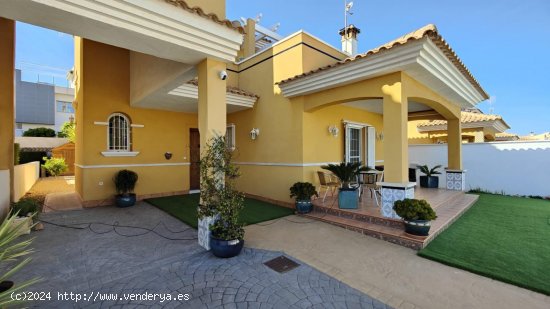 Villa en venta en Orihuela (Alicante)