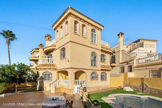 Villa en venta en Orihuela (Alicante)