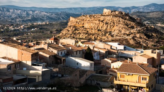 Villa en venta a estrenar en Busot (Alicante)