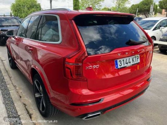 Volvo XC 90 XC90 T8 Twin R-Design 7 asientos de 2019 con 125.000 Km por 45.900 EUR. en Madrid