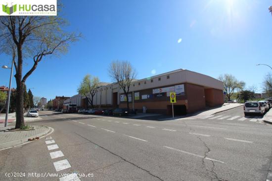 ¡¡OPORTUNIDAD-3 LOCALES EN GALERIA COMERCIAL TIENDAS G (POLIGONO), LOTE COMPLETO  59.900€!! - TO