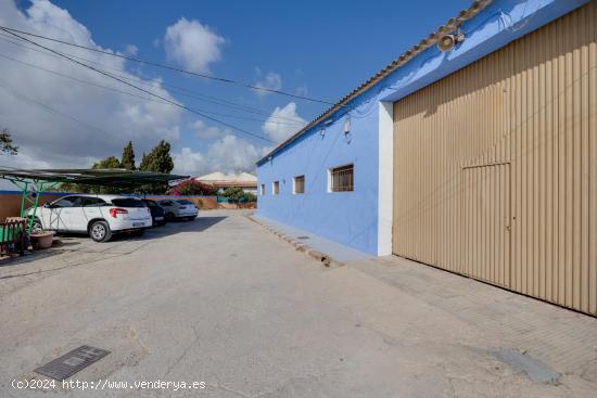 VIVIENDA REFORMADA CON NAVE Y PARCELA en zona tranquila y natural. TODO CON ESCRITURA. - ALICANTE