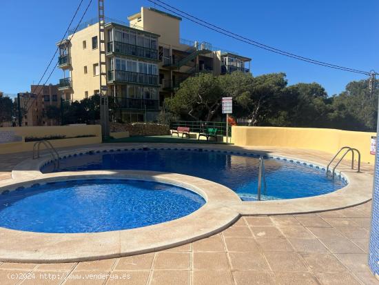 Se vende impresionante Atico de 2 dormitorios con vistas al mar con garaje y trastero - ALICANTE