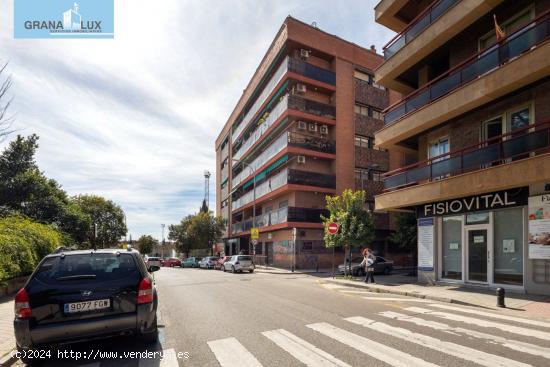  Piso Rector Marín Ocete de cuatro dormitorios con garaje. - GRANADA 