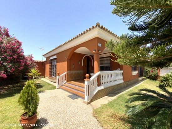 Encantadora Casa-Chalet en Planta Baja en Las Tres Piedras, Chipiona - CADIZ