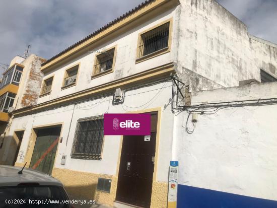  MAGNIFICA CASA PARA REFORMAR EN EL CENTRO - CADIZ 