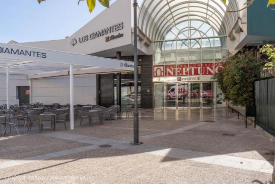 LOCAL COMERCIAL EN CENTRO COMERCIAL NEPTUNO!!!!!!!!!!!!! - GRANADA