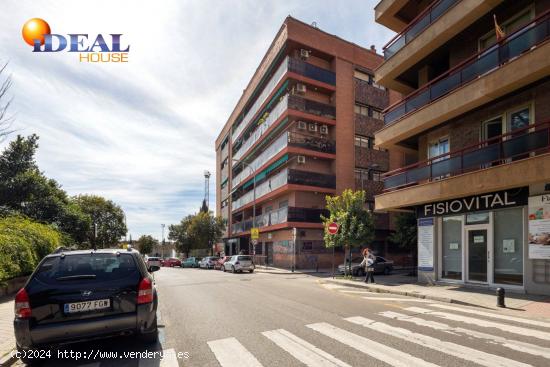 Piso Rector Marín Ocete de cuatro dormitorios con garaje. - GRANADA