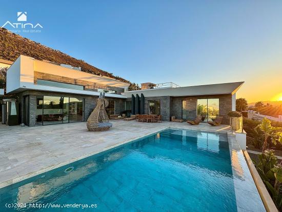 Fantástica villa moderna de nueva construcción con vistas al mar en Jávea - ALICANTE