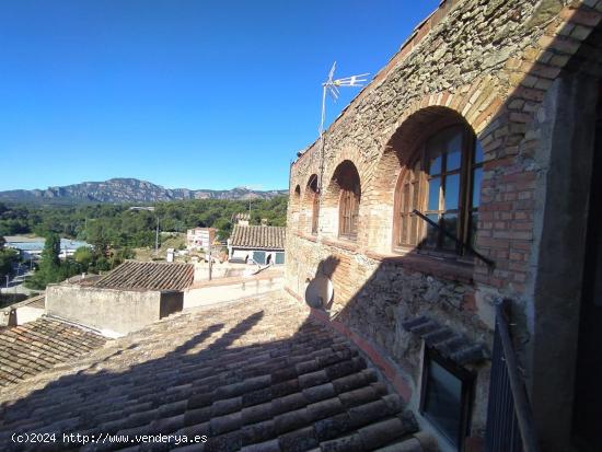 CASA REFORMADA RÚSTICA AL CENTRE DE SANT LLORENÇ SAVALL - BARCELONA