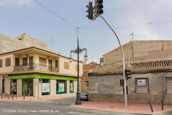 AMPLIA PROPIEDAD CON GRAN POTENCIAL EN EL CENTRO DE GRANJA DE ROCAMORA. - ALICANTE