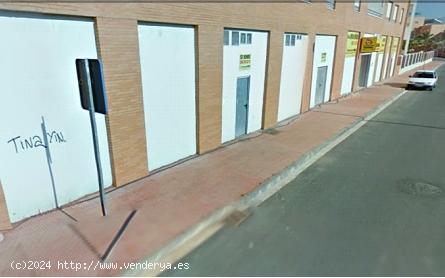 LOCAL COMERCIAL EN BASTO JUNTO A CARRETERA DE RONDA. - ALMERIA