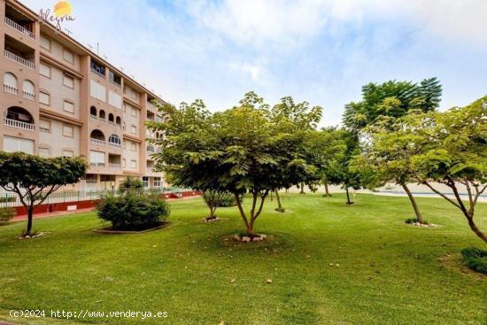 Super Precio! Fantastico apartamento con excelente ubicación céntrica + Preciosa piscina comunitar