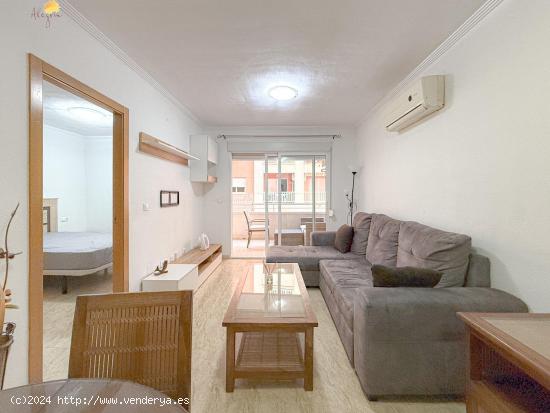 Acogedor apartamento con excelentes calidades y enorme terraza + Piscina comunitaria - ALICANTE