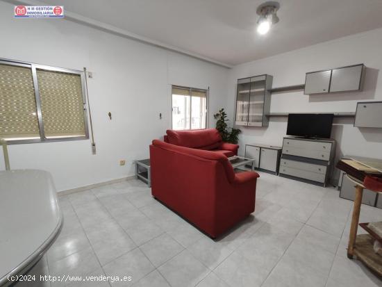 CASA CON TRES ODRMITORIOS Y BAÑO, COCINA INDEPENDIENTE Y CALEFACCION DE GASOIL - CIUDAD REAL