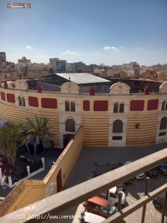 PISO EN PLAZA DE TOROS - ALMERIA