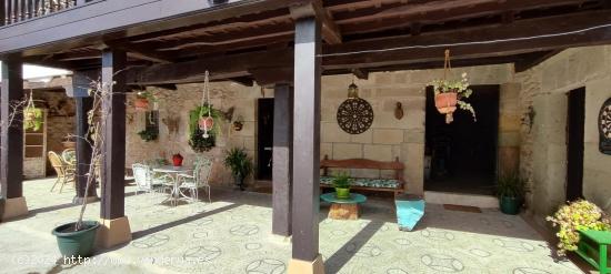 PRECIOSA CASONA TÍPICA MONTAÑESA EN ENTORNO RURAL.- - CANTABRIA