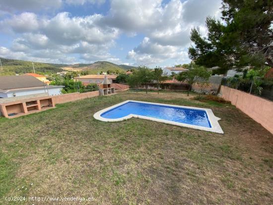 Gran casa con terreno y piscina en Mas Astor Vendrell - TARRAGONA