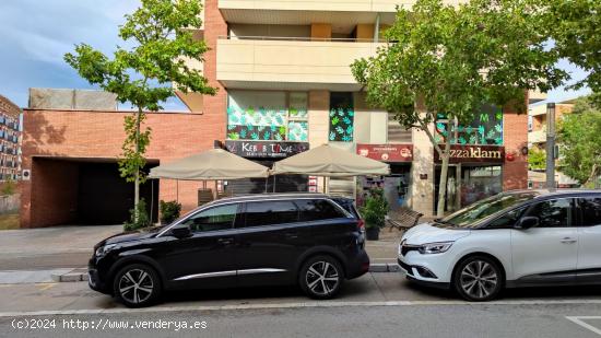 Magnificas oficinas en la Avenida de Bases de Manresa. - BARCELONA