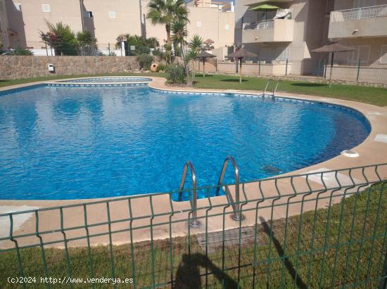 Apartamento de 2 dormitorios con garaje en Los Collados - MURCIA