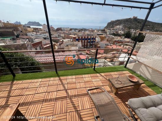 Casa pintoresca en el centro de Águilas con espectaculares vistas al castillo de San Juan y al mar 