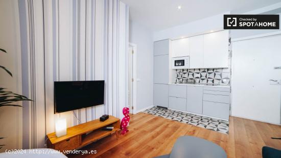 Elegante apartamento de 1 dormitorio en alquiler en Malasaña - MADRID