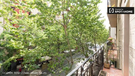 Acogedora habitación en alquiler en el apartamento de 3 dormitorios en La Dreta de l'Eixample - BAR