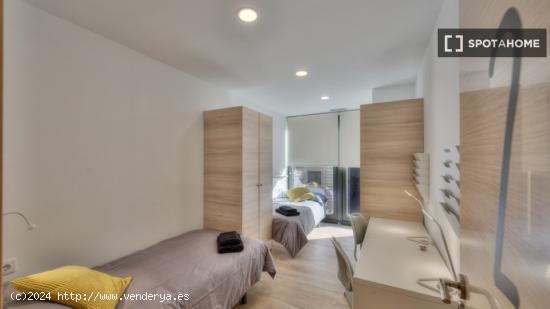 Cama en habitación compartida en piso de 4 habitaciones en Barcelona - BARCELONA