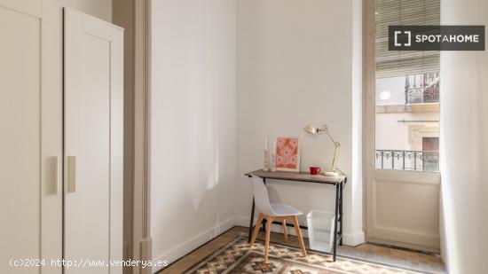 Habitación en piso compartido en barcelona. - BARCELONA