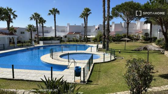 Casa adosada de 3 dormitorios en alquiler en Chiclana De La Frontera - CADIZ