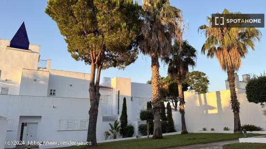 Casa adosada de 3 dormitorios en alquiler en Chiclana De La Frontera - CADIZ