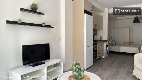 Apartamento de 1 dormitorio en alquiler en Lucero - MADRID