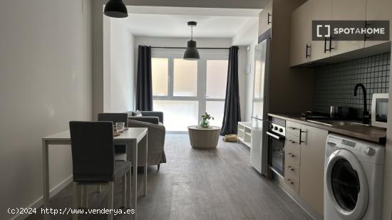 Apartamento de 1 dormitorio en alquiler en Lucero - MADRID