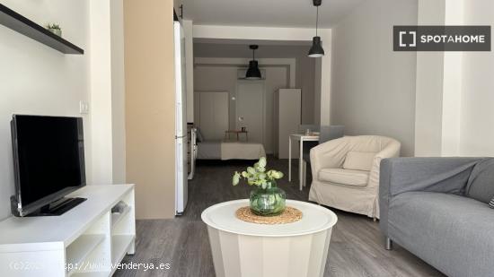 Apartamento de 1 dormitorio en alquiler en Lucero - MADRID