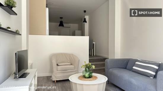 Apartamento de 1 dormitorio en alquiler en Lucero - MADRID