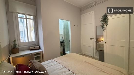 Habitación en piso compartido en barcelona. - BARCELONA