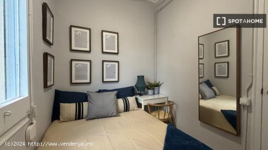 Habitación en piso compartido en barcelona. - BARCELONA