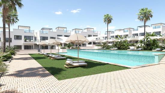  Bungalow con 2 dormitorios y 2 baños, picina comunitaria, jacuzzi y parque infantil en Torrevieja - 