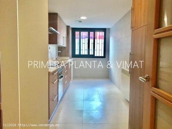 Con terraza ,parking y trastero !!! - BARCELONA