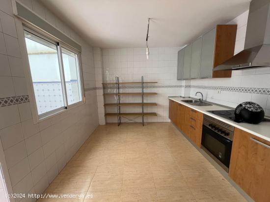 Apartamento con patio en Espinardo - MURCIA