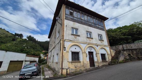 VENTA DE CASA RURAL CON FINCA Y CUADRA A REHABILITAR EN CANDAMO, ASTURIAS. A 20 KM DEL MAR. - ASTURI