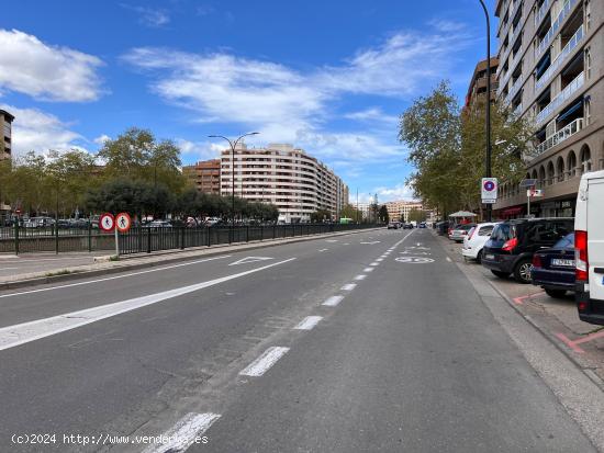 Oficina Cesáreo Alierta junto Cmno. Torres - ZARAGOZA