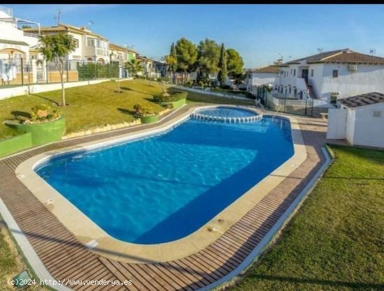  Casa en venta en Torrevieja (Alicante) 