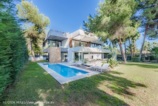  Villa en venta en Marbella (Málaga) 