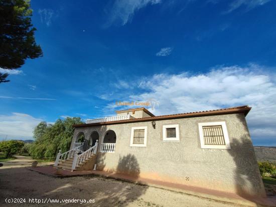 SE VENDE CHALET EN HONDON DE LAS NIEVES - ALICANTE