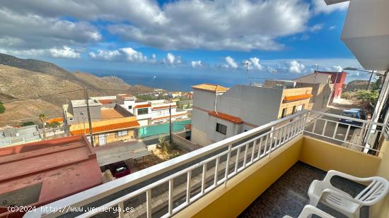 VIVIENDA UNIFAMILIAR ADOSADA EN LOS CAMPITOS - SANTA CRUZ DE TENERIFE