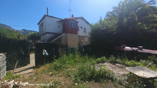 PLANTA PRIMERA DE EDIFICIO CON TERRENO URBANO - BURGOS