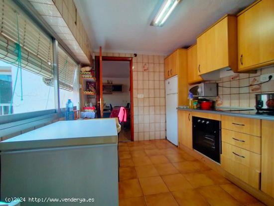 VENTA DE CASA PRÓXIMO AL VEGA PLAZA - MURCIA