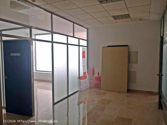 OFICINAS EN VENTA Y ALQUILER EN EL EDIFICIO 286, POLIGONO LAS SALINAS - CADIZ